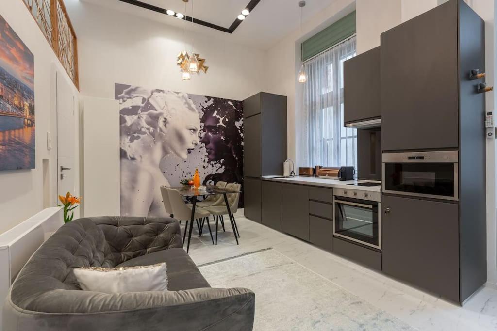 Premium Apartment By Hi5-King Street'S Luxury Budapest Esterno foto