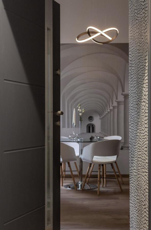 Premium Apartment By Hi5-King Street'S Luxury Budapest Esterno foto