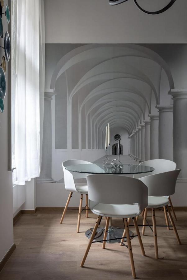 Premium Apartment By Hi5-King Street'S Luxury Budapest Esterno foto